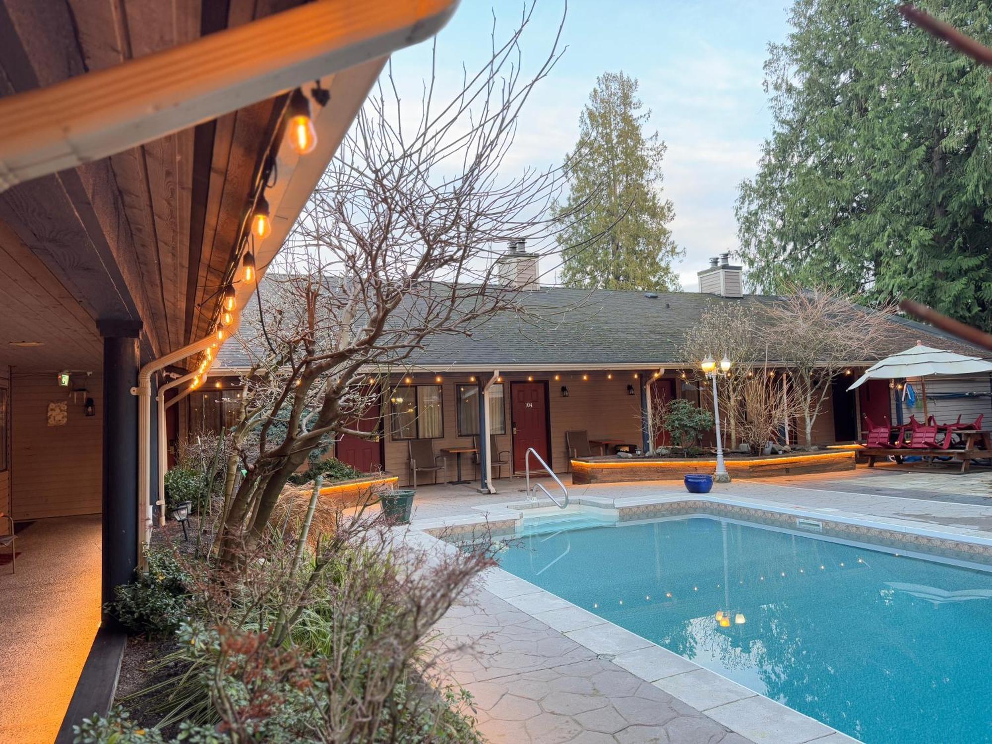Sunshine Lodge Inn Гибсонс Экстерьер фото