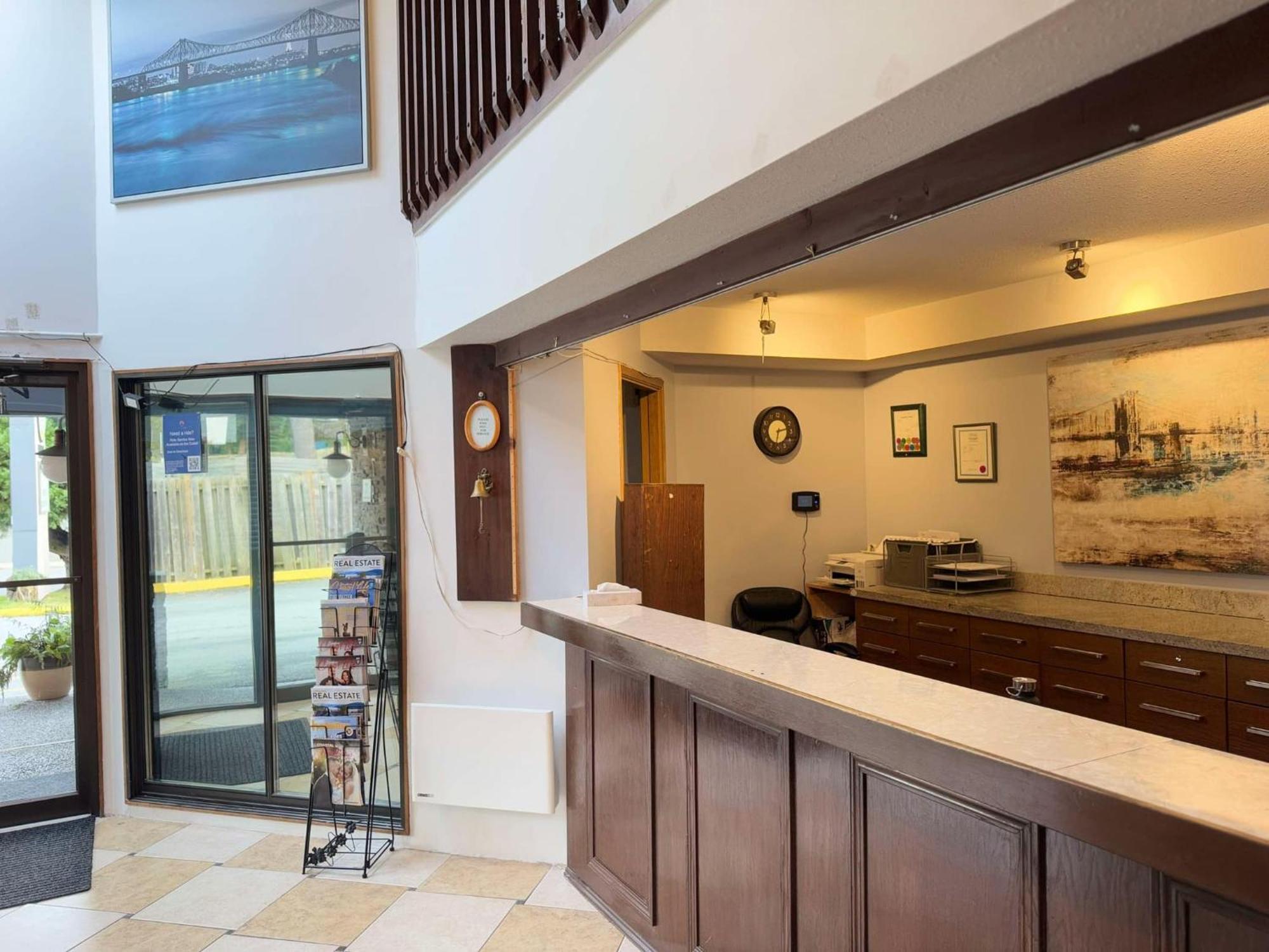 Sunshine Lodge Inn Гибсонс Экстерьер фото